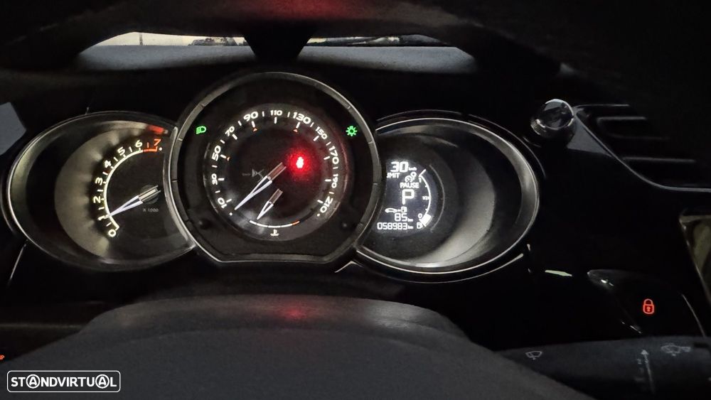 DS DS3 1.2 PureTech So Chic EAT6 - 17