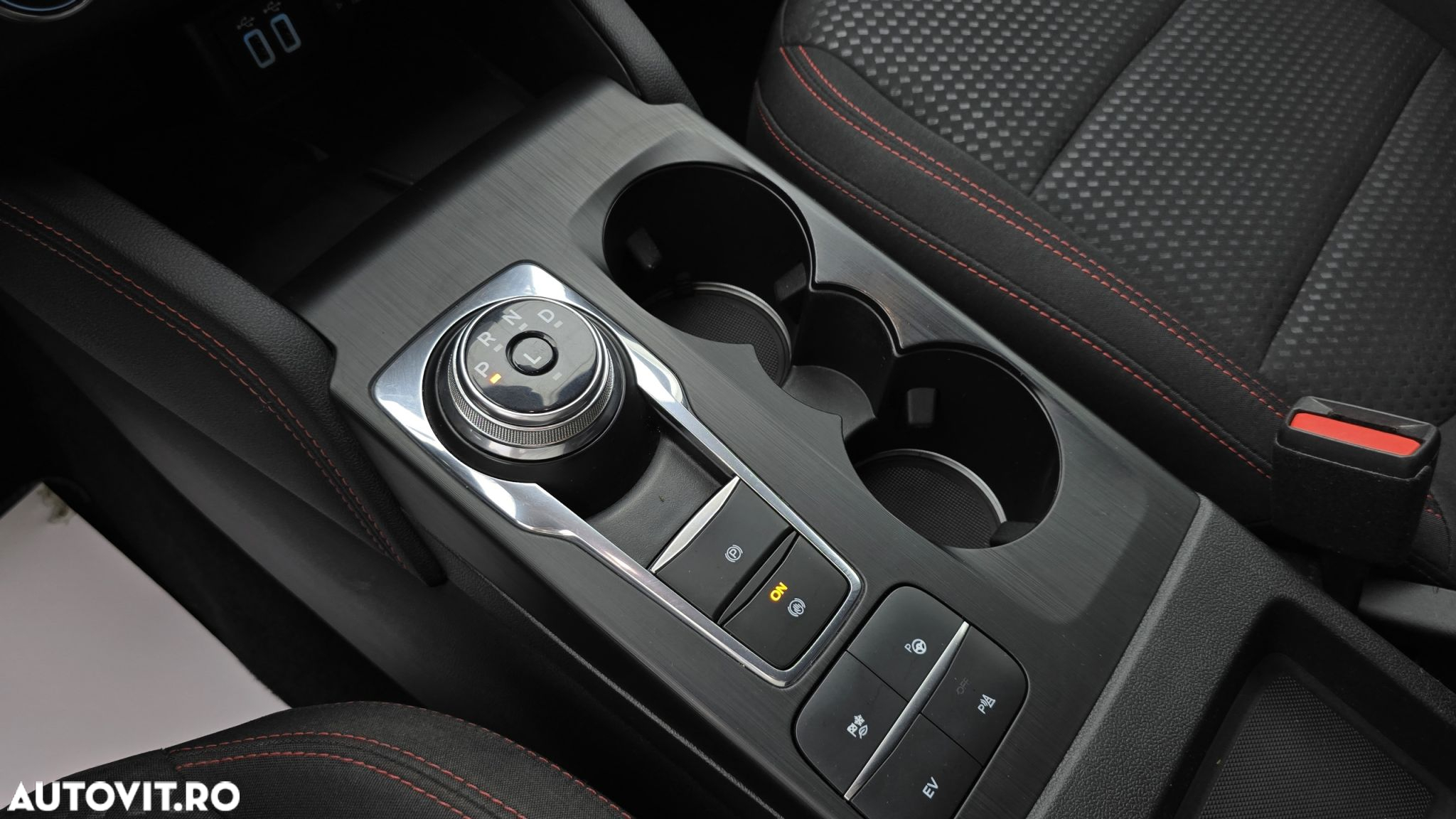 Ford Kuga - 17