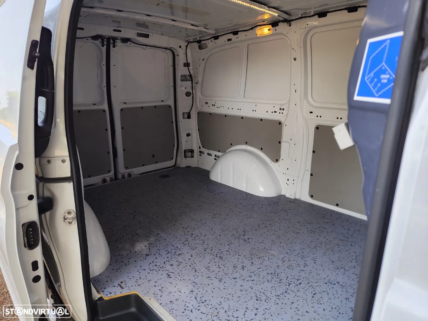 Mercedes-Benz Vito 111 CDi Longa - 19