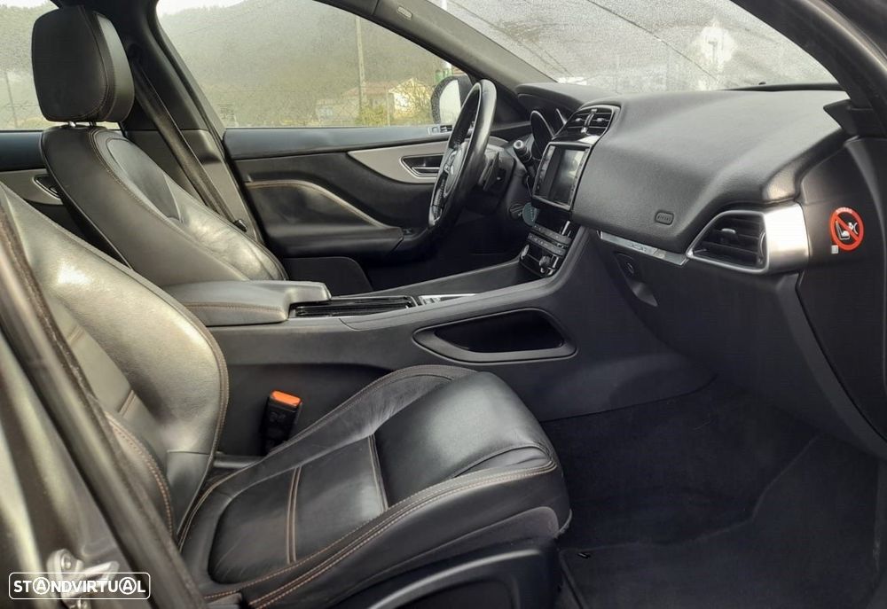 Jaguar F-Pace 2.0 i4D Prestige AWD Aut. - 26