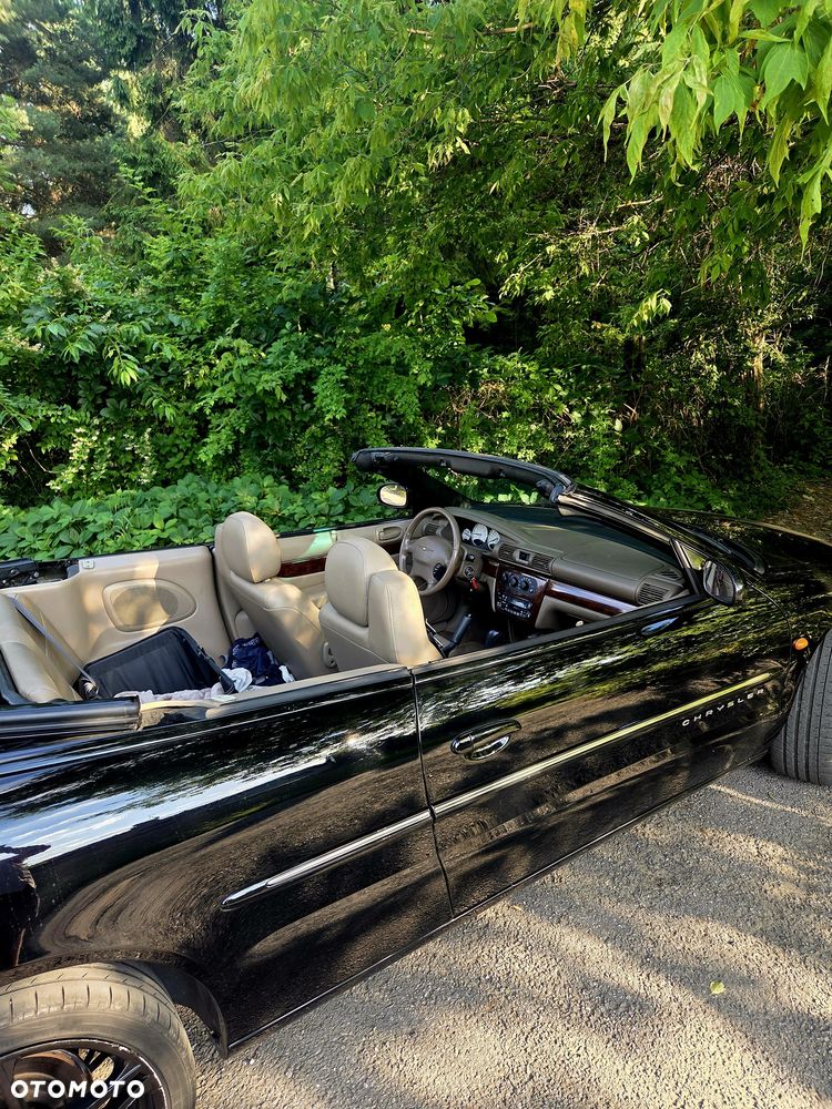 Chrysler Sebring - 4