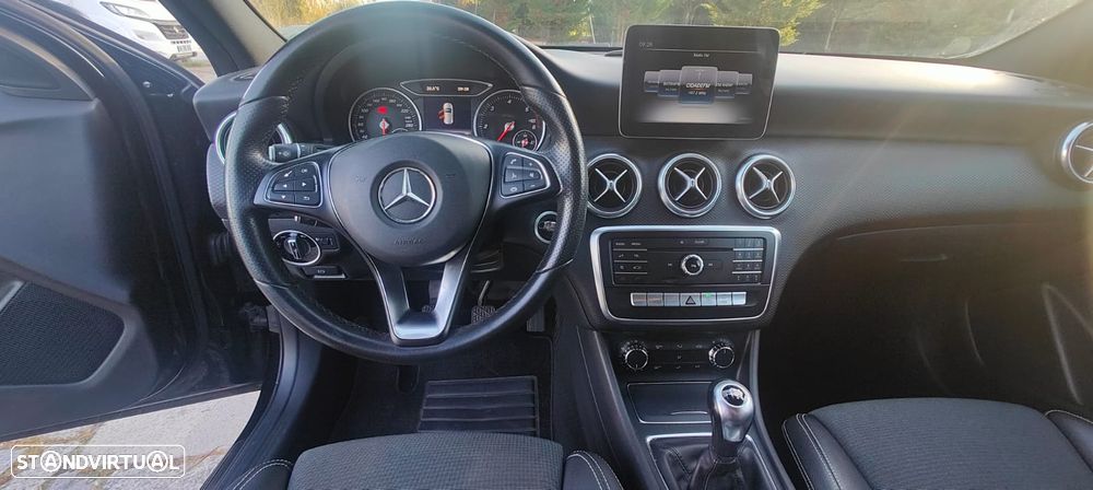 Mercedes-Benz A 180 d AMG Line - 13