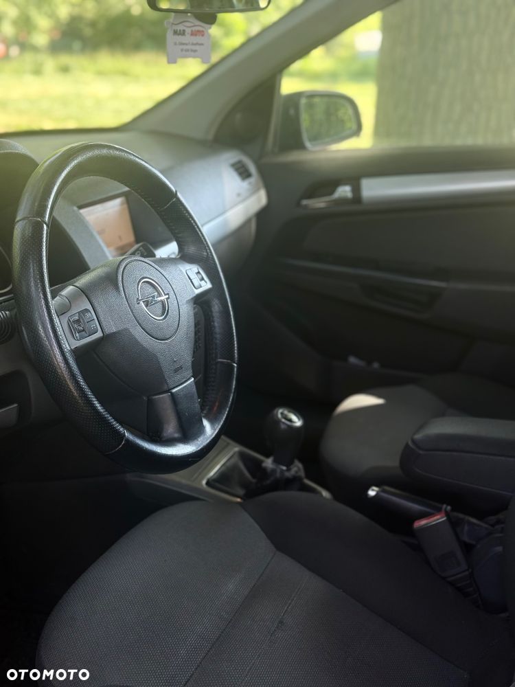 Opel Astra 1.9 CDTI Sport - 11