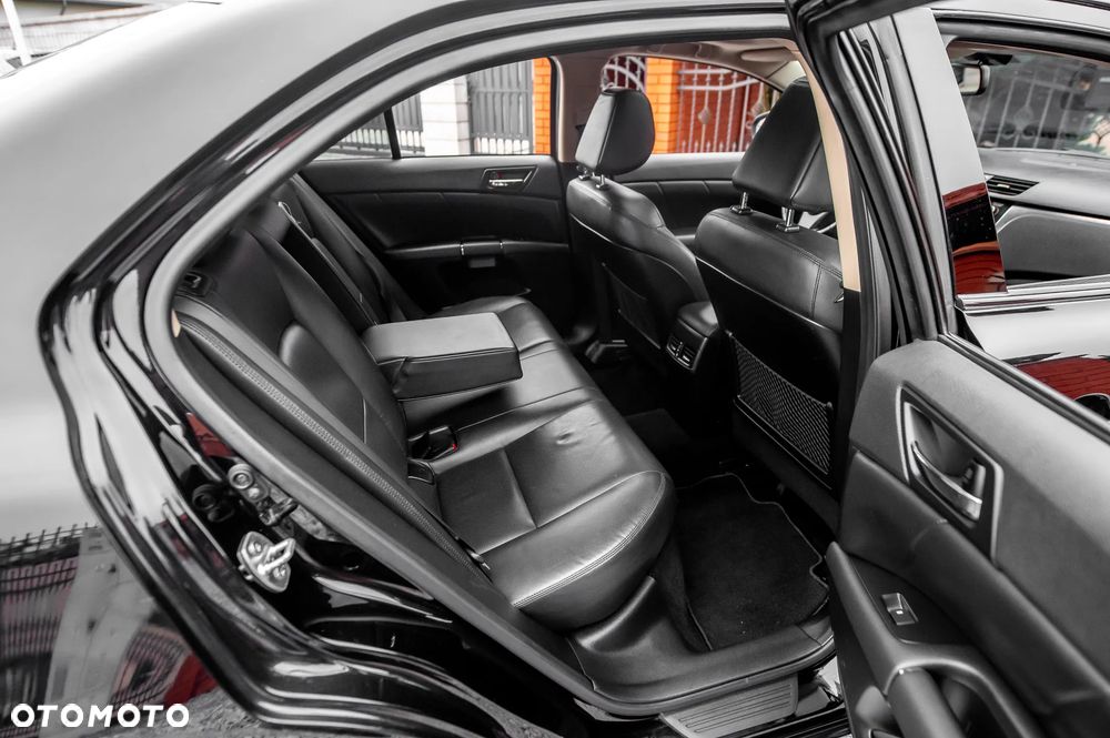 Suzuki Kizashi 2.4 Sport 4WD CVT - 19