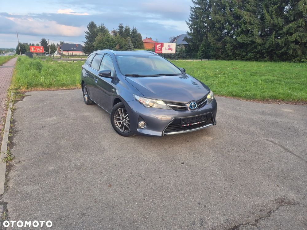 Toyota Auris 1.8 HSD Luna - 1
