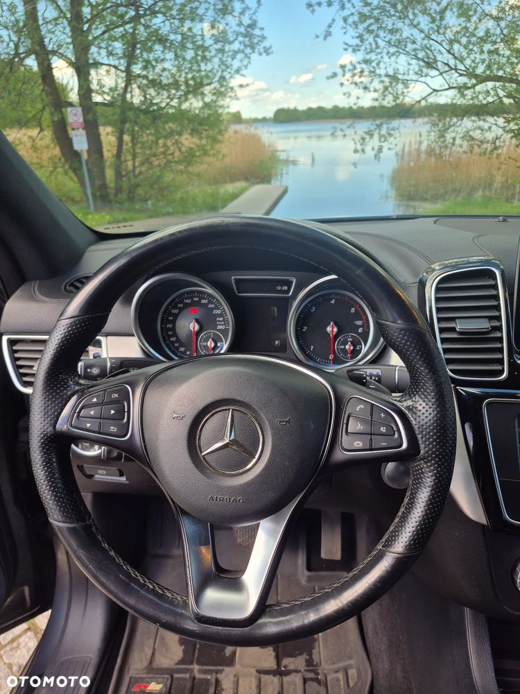 Mercedes-Benz GLE - 11
