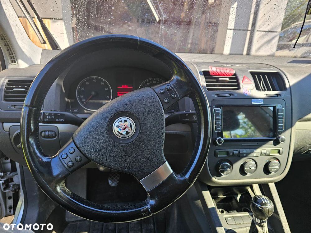 Volkswagen Golf 1.6 FSI Comfortline - 8