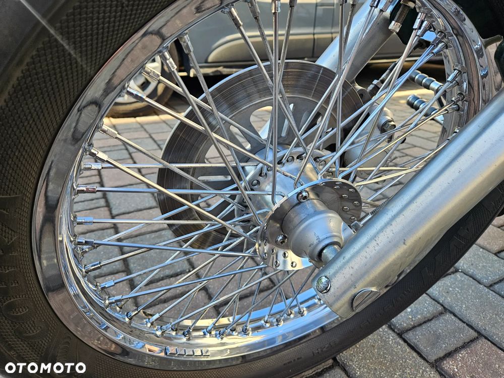 Suzuki Intruder - 17