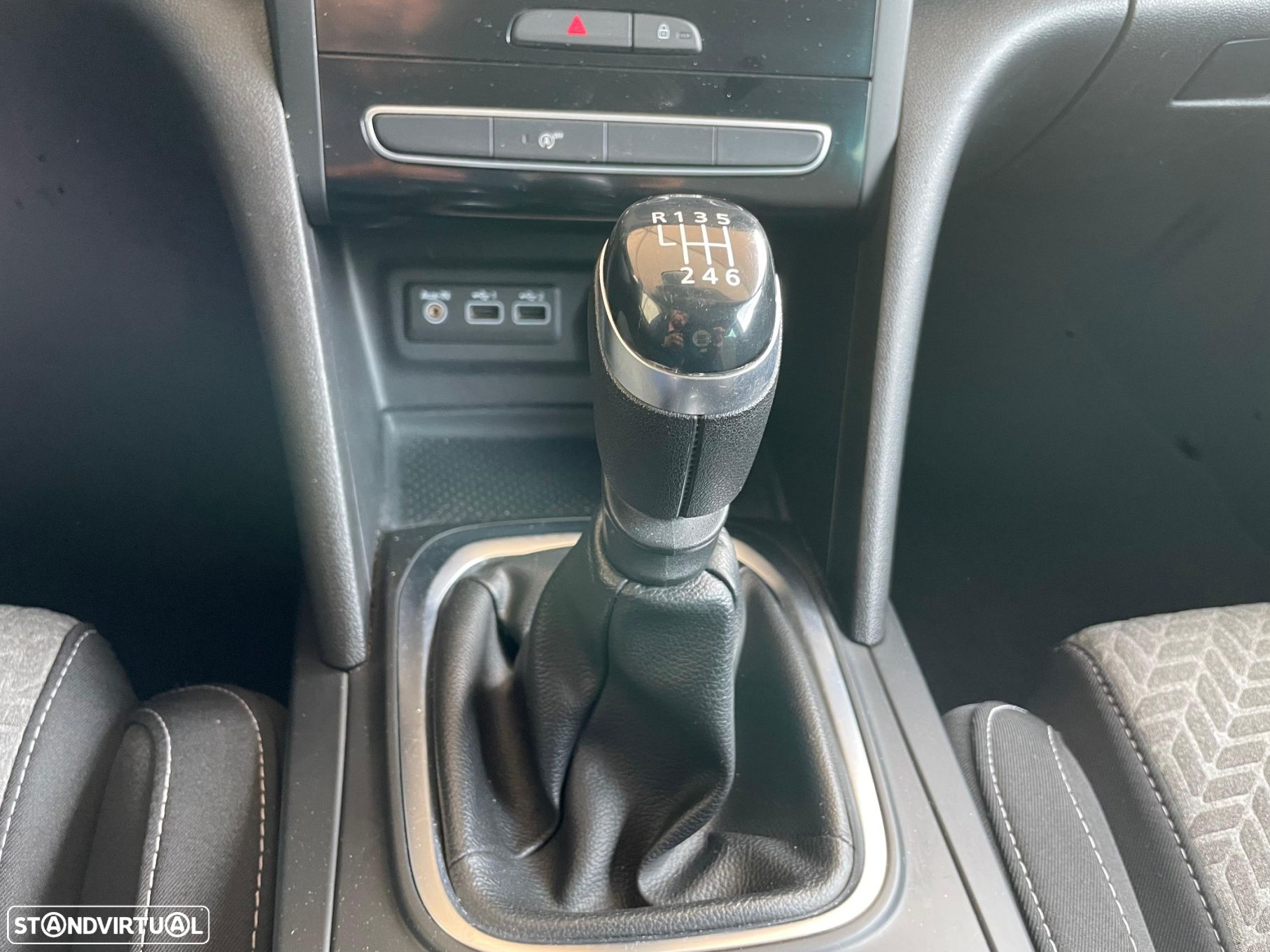 Renault Mégane 1.3 TCe Limited - 25