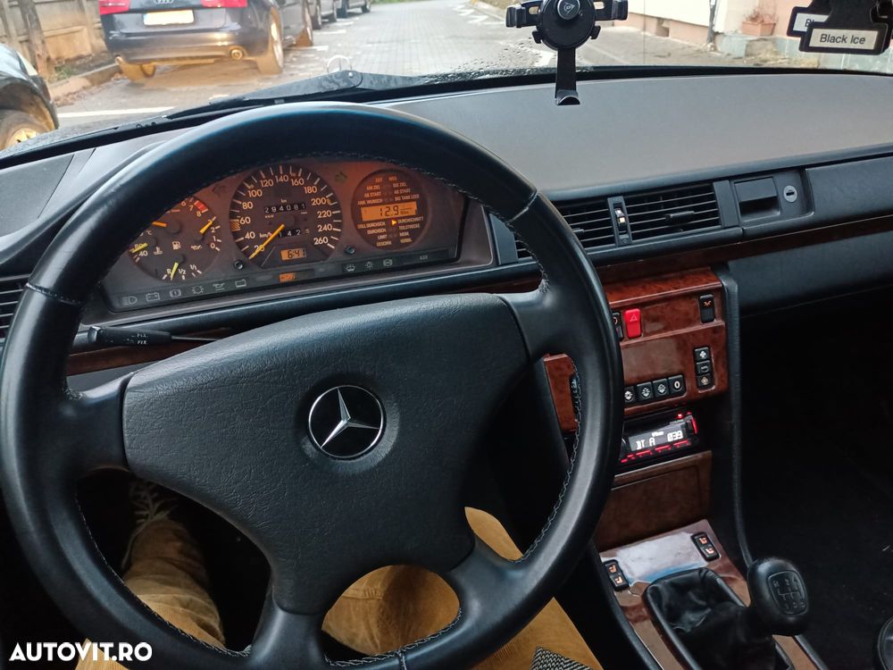 Mercedes-Benz W124 - 4