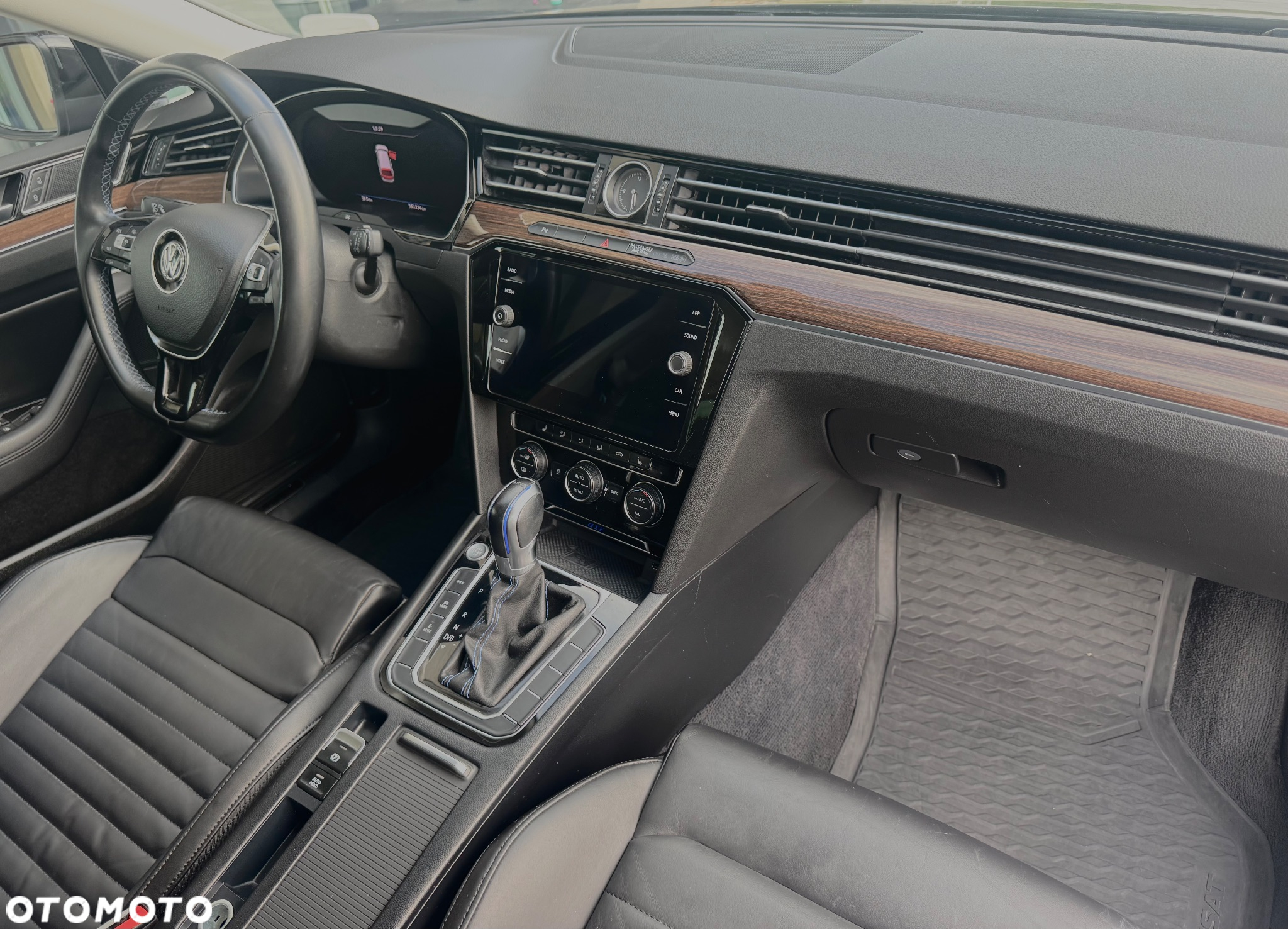 Volkswagen Passat - 21