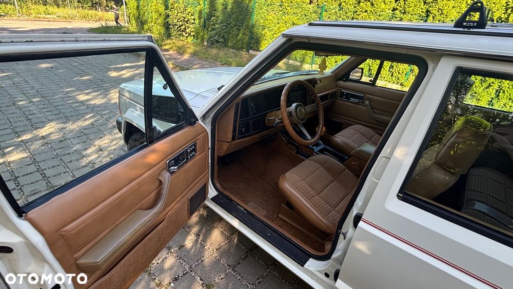 Jeep Cherokee - 12