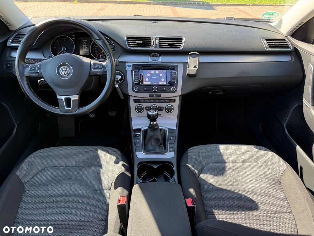Volkswagen Passat 2.0 TDI Highline - 13