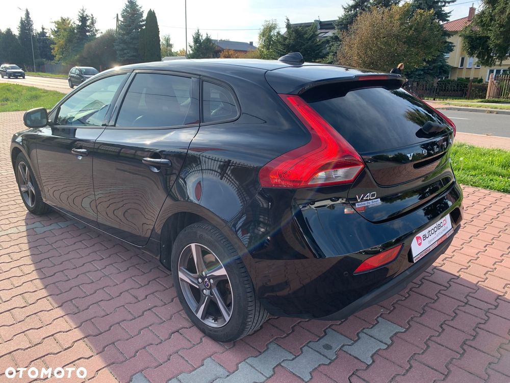 Volvo V40 T2 Momentum - 8