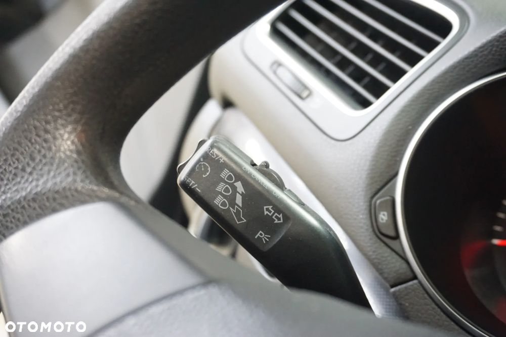 Volkswagen Golf 2.0 TDI DPF Comfortline - 27