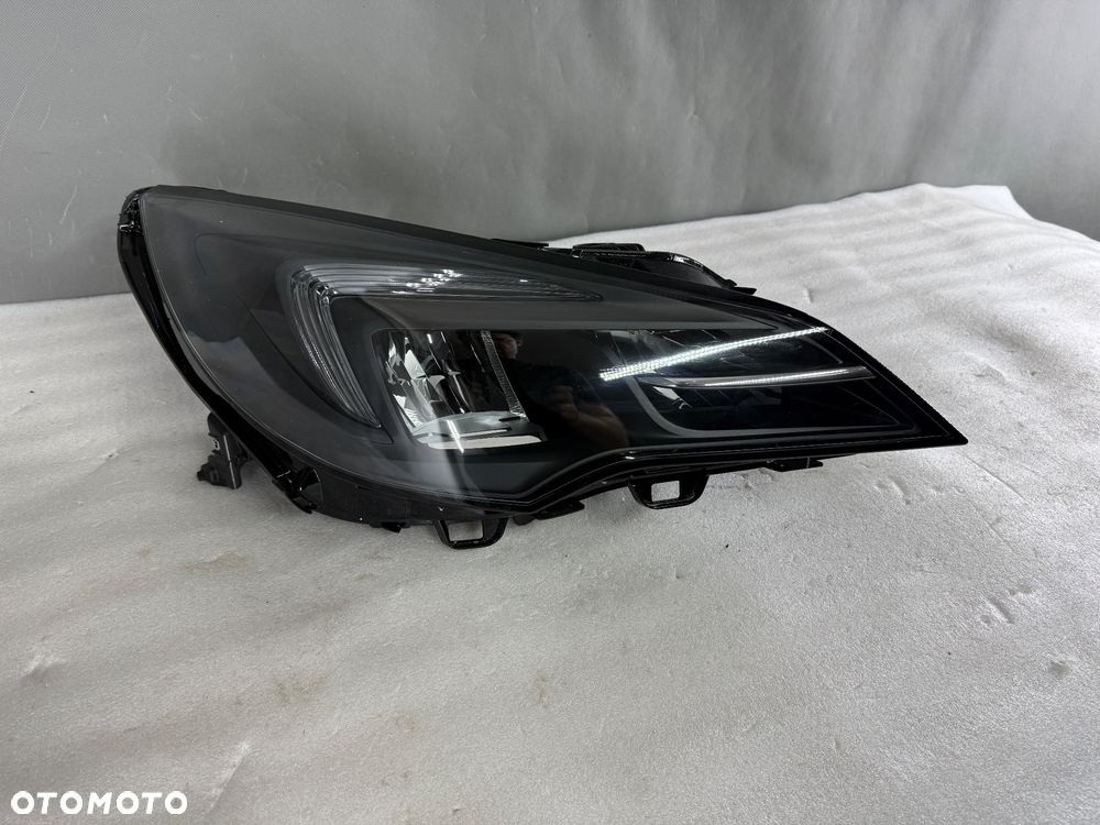 Reflektor Przód strona prawa Astra K 5 V 39195689 LIFT - 1