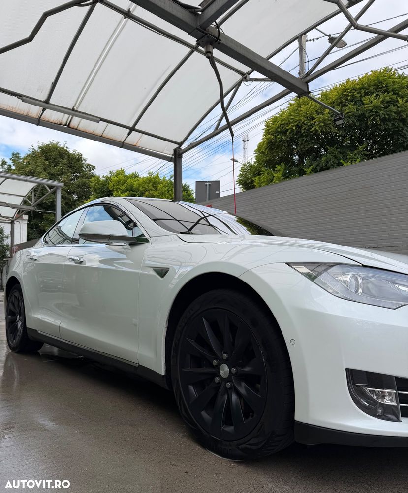 Tesla Model S 90D Allradantrieb Performance - 11