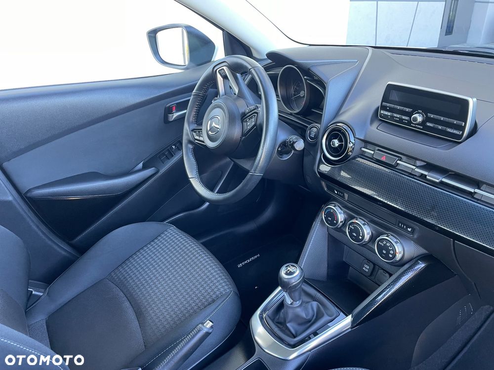 Mazda 2 - 13