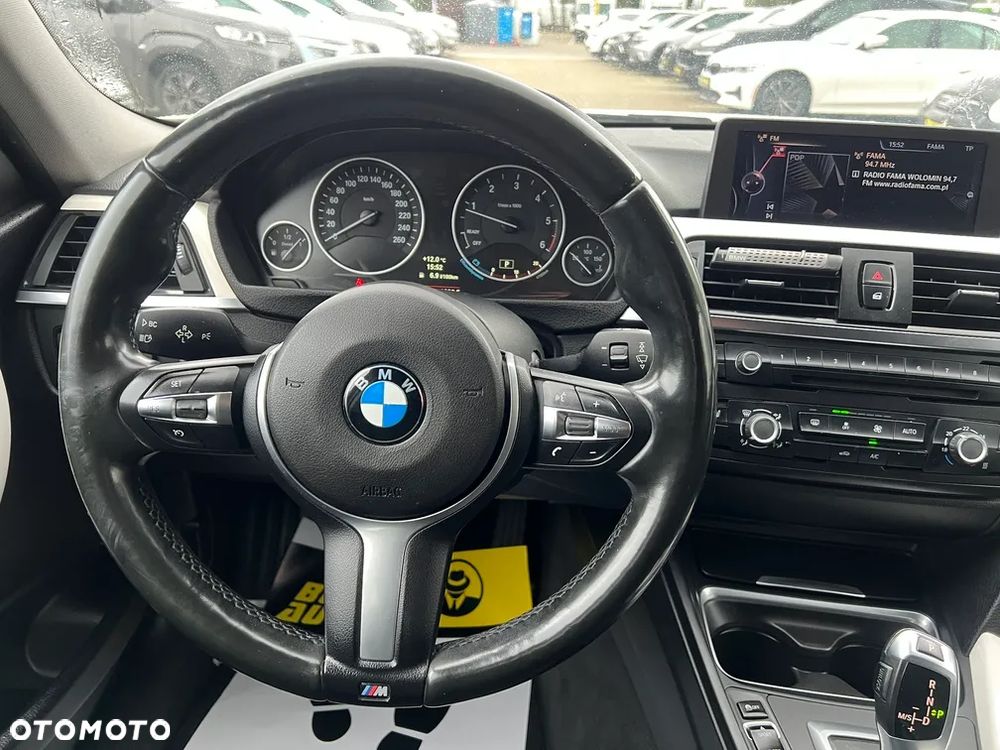 BMW Seria 3 318d Touring - 13