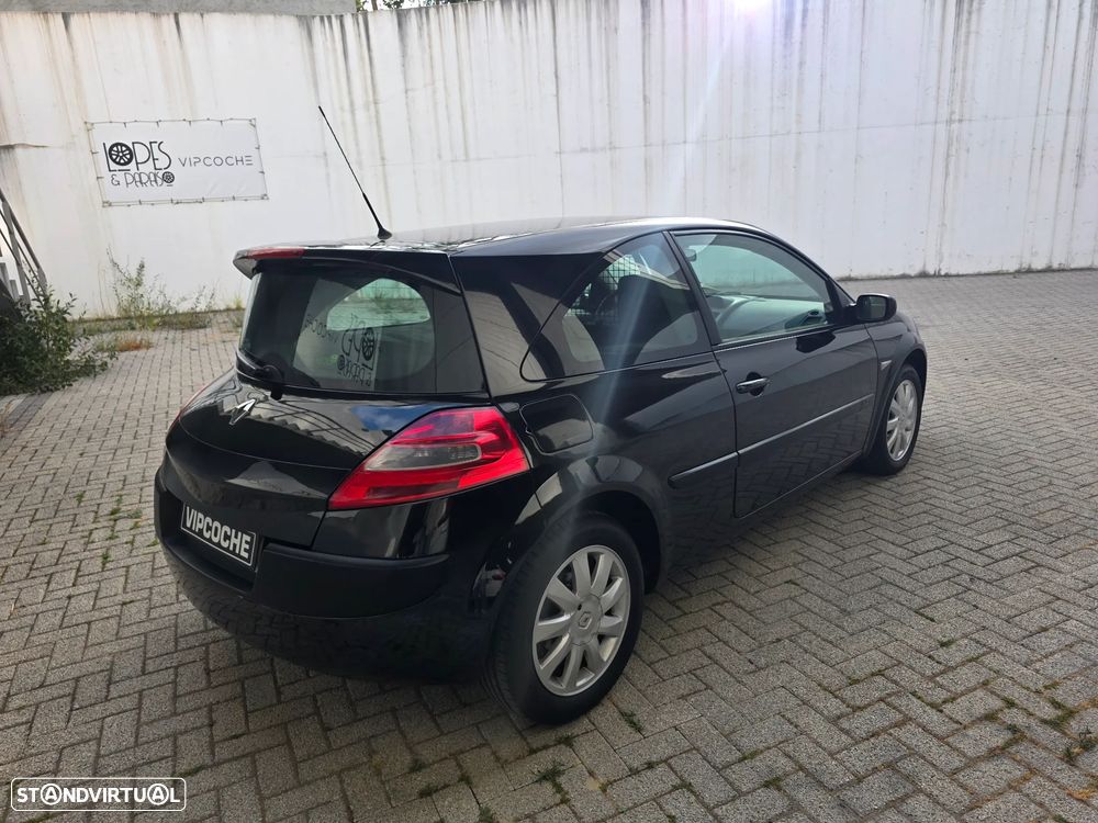 Renault Megane Van - 12