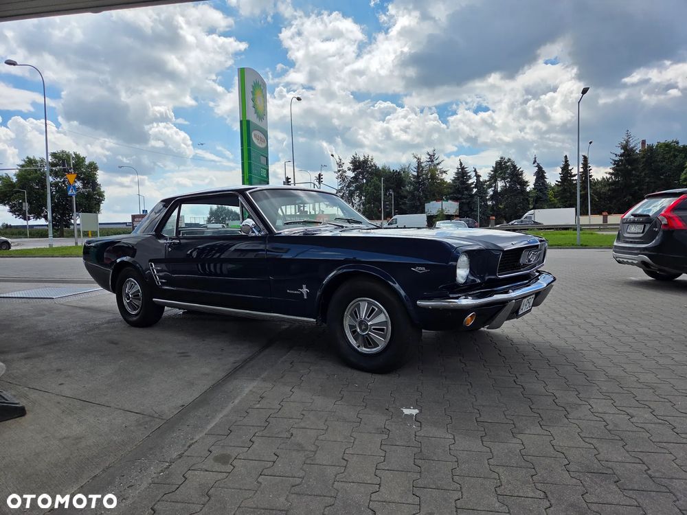 Ford Mustang - 12