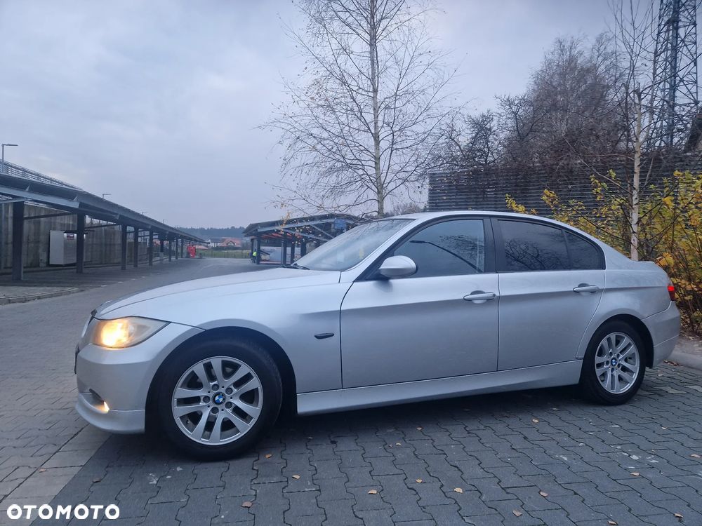BMW Seria 3 318i Edition Sport - 6