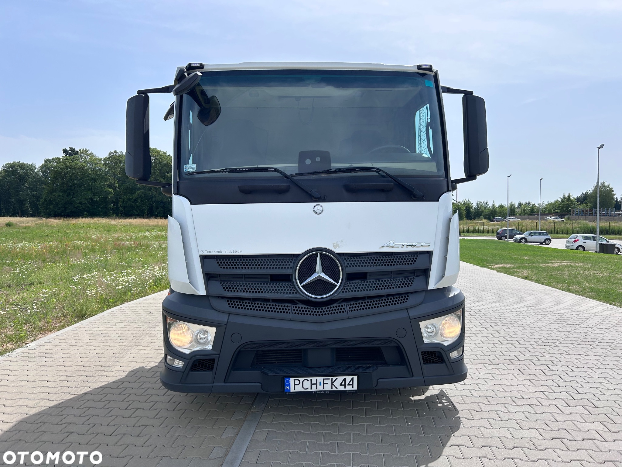 Mercedes-Benz ACTROS - 11