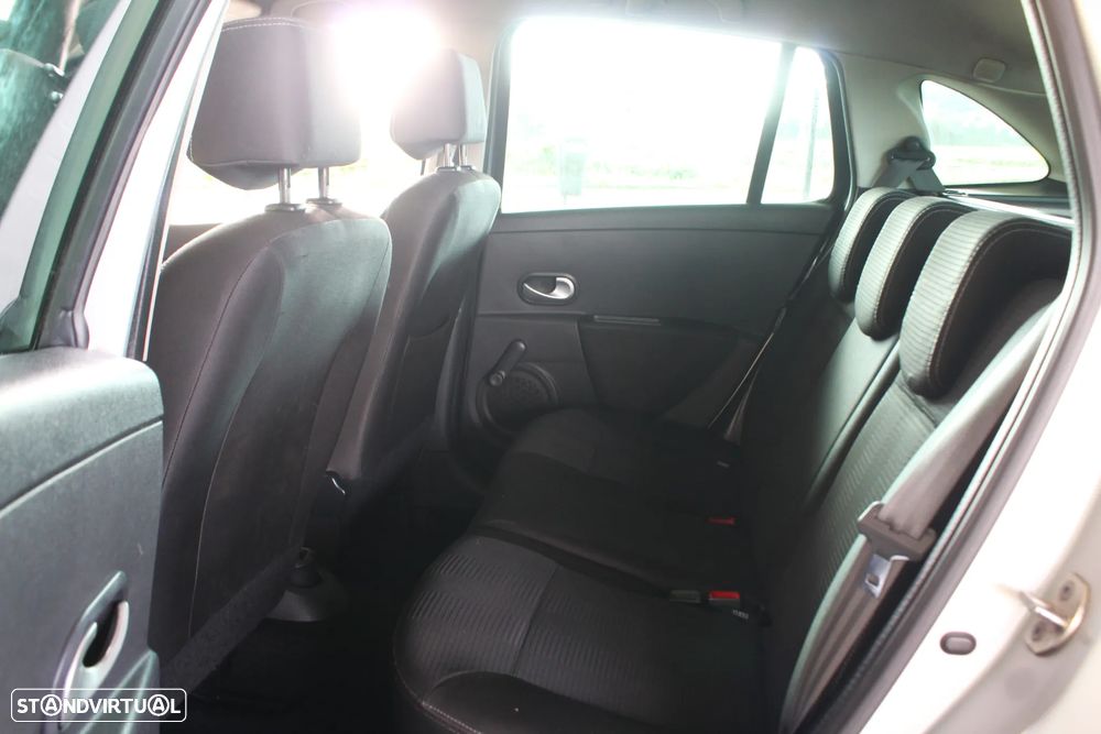 Renault Clio Break 1.5 dCi Dynamique S - 25