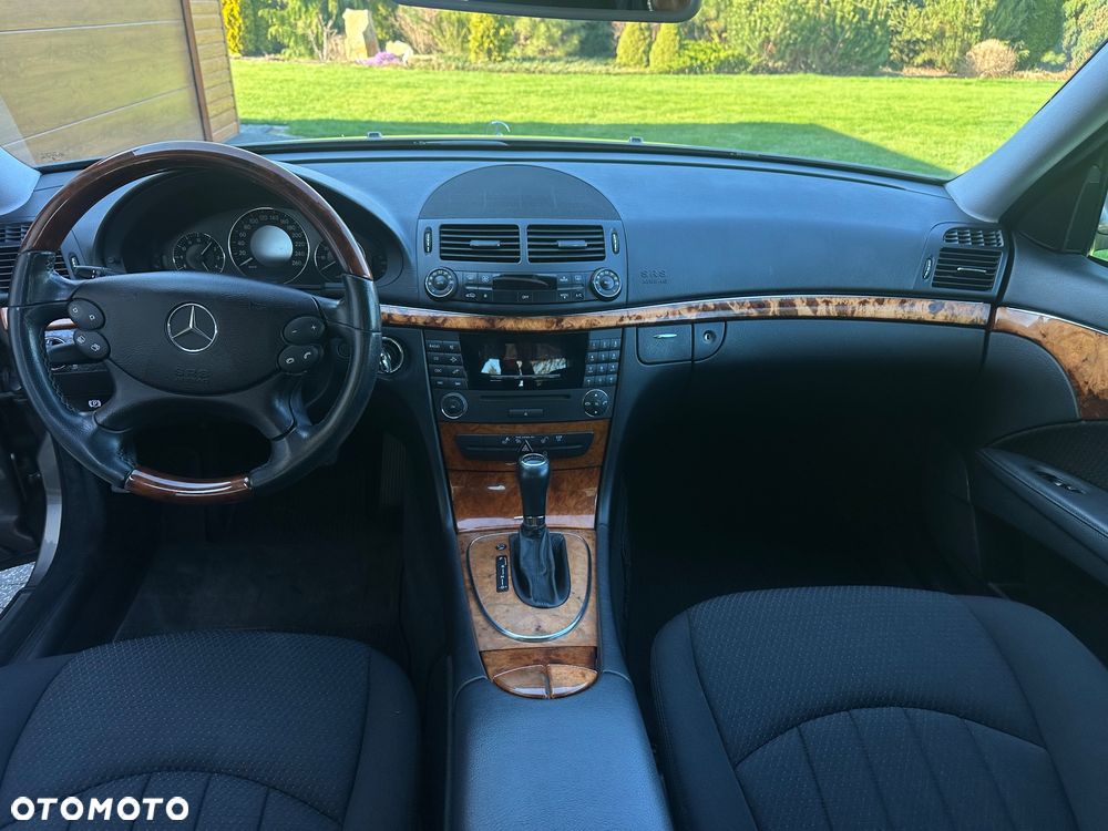 Mercedes-Benz Klasa E 350 7G-TRONIC Elegance - 19