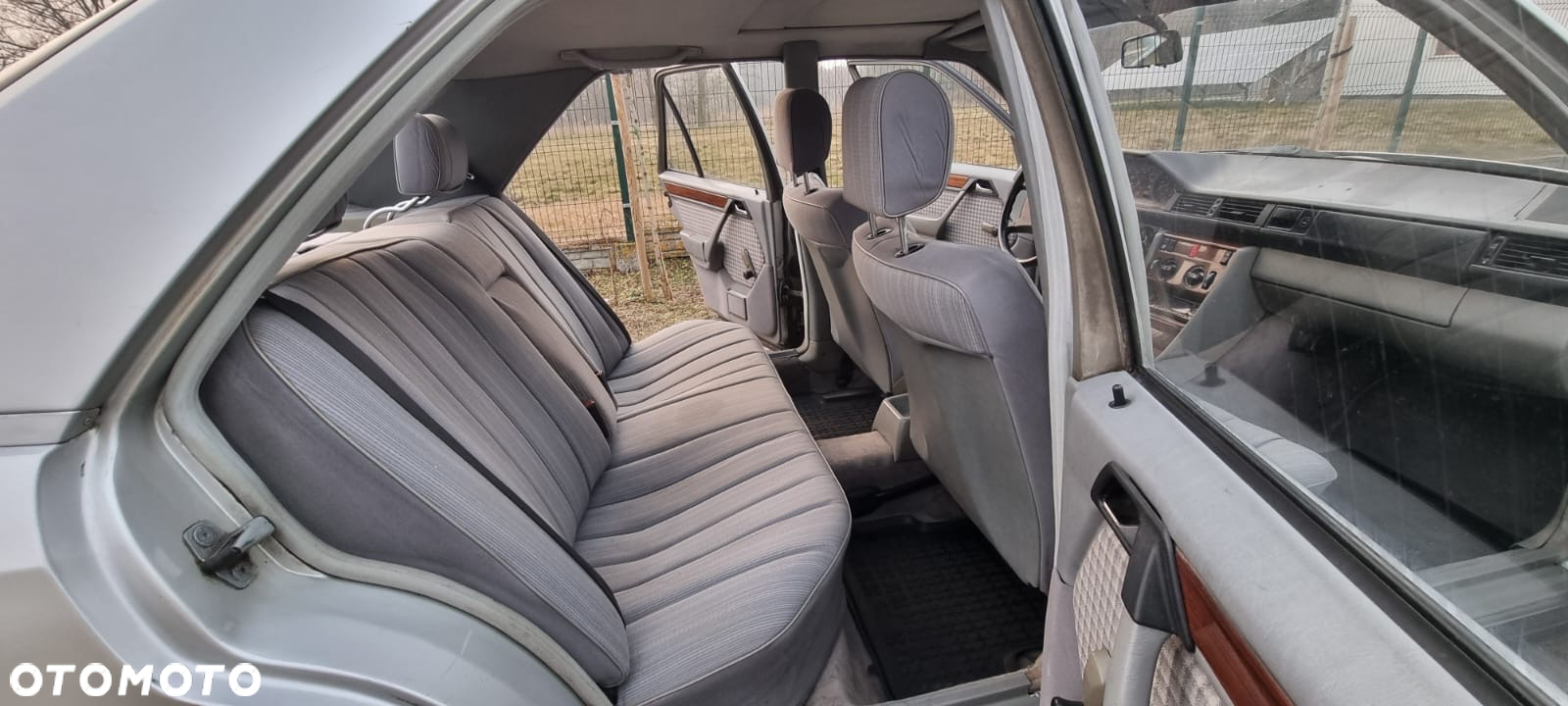 Mercedes-Benz W124 (1984-1993) - 11