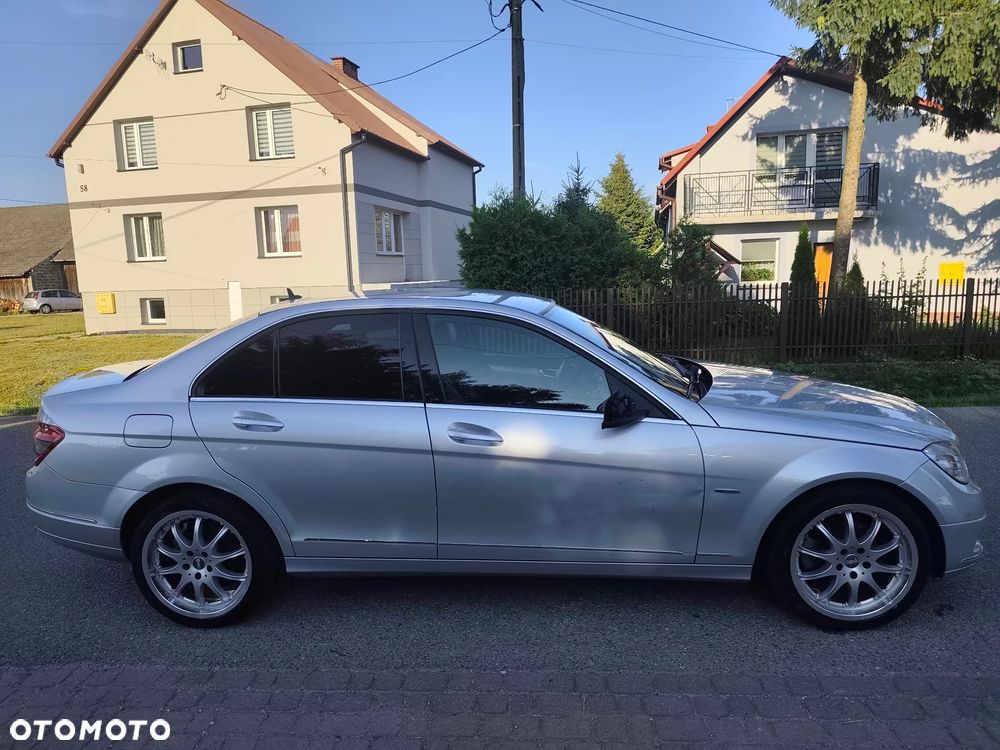 Mercedes-Benz Klasa C 180 CGI BlueEff Elegance - 7