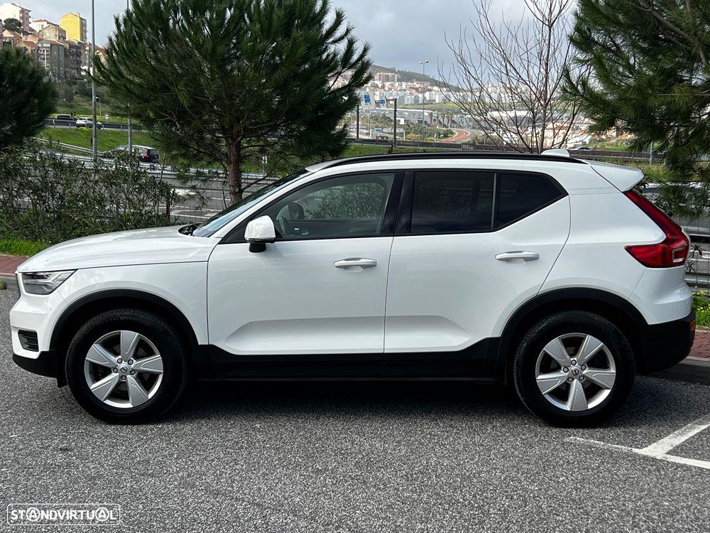 Volvo XC 40 1.5 T3 Tech Edition - 4