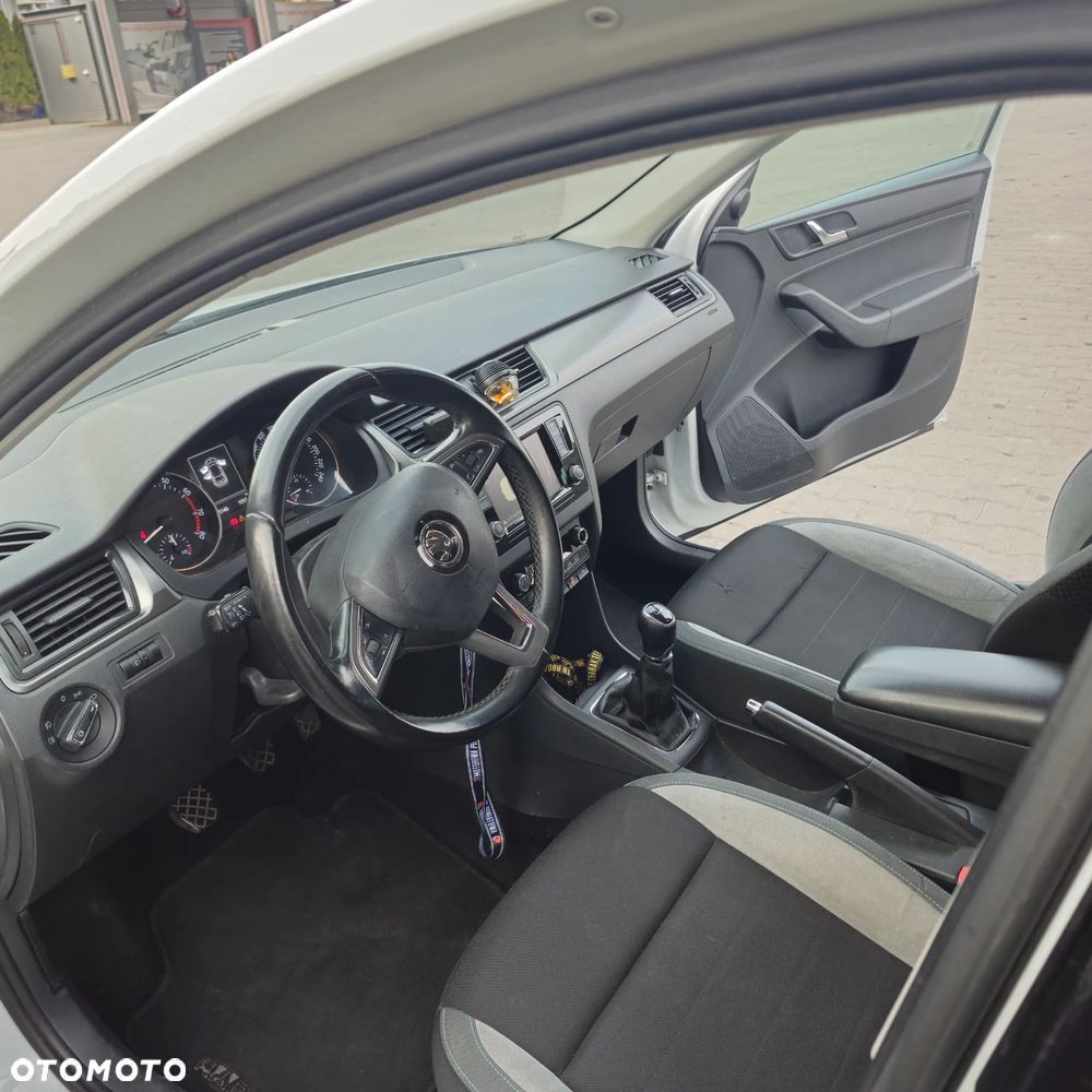 Skoda RAPID 1.2 TSI Joy - 7