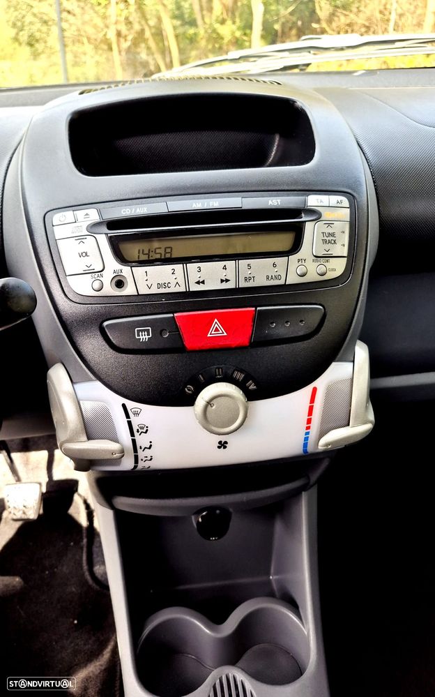 Peugeot 107 1.0 Urban Style - 4