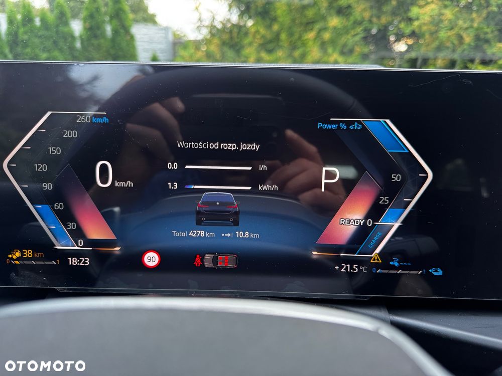 BMW Seria 3 330e PHEV sport - 9