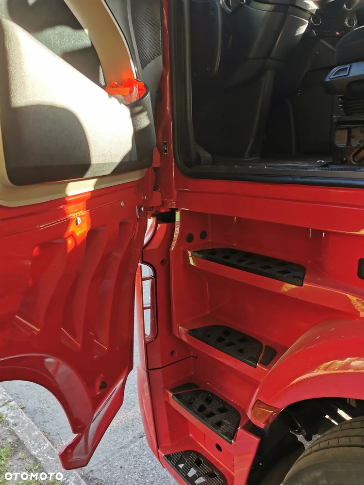 Mercedes-Benz Actros - 8