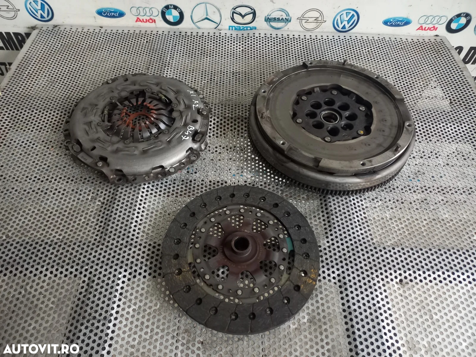 Kit Ambreiaj Volanta Masa Dubla Bmw X1 X2 F39 F48 Seria 1 F40 Seria 2 F44 F45 F46 Mini 2.0 Diesel M - 3