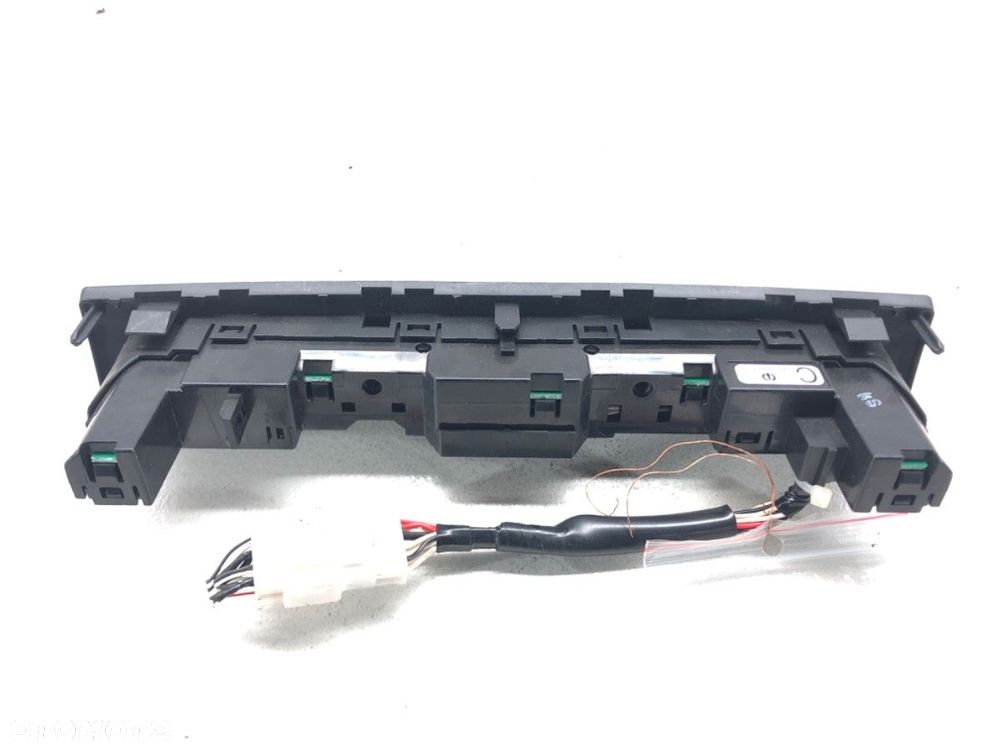 STEROWNIK NAGŁOŚNIENIA TYŁ - 289.00 PLN - TOYOTA LAND CRUISER 200 (_J2_) 2007 - 2022 5.7 V8 - 2