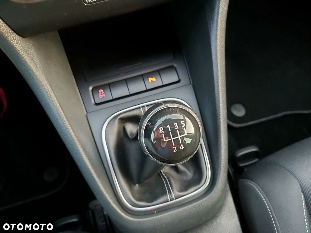 Volkswagen Golf - 29