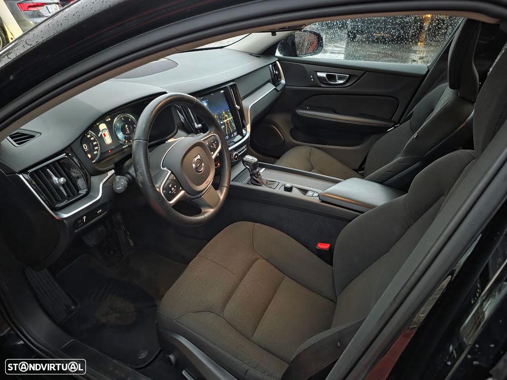 Volvo V60 2.0 D3 Momentum Geartronic - 16