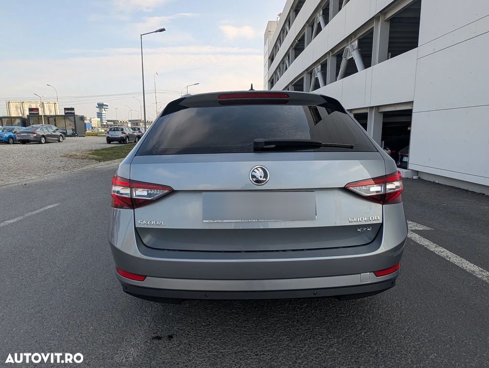 Skoda Superb 2.0 TDI DSG 4X4 Style - 10