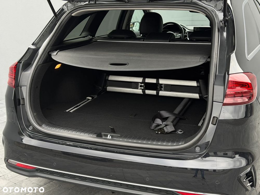 Kia Ceed 1.5 T-GDI Business Line DCT - 12