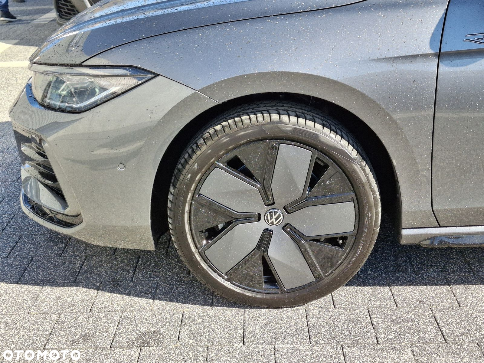 Volkswagen Passat - 4