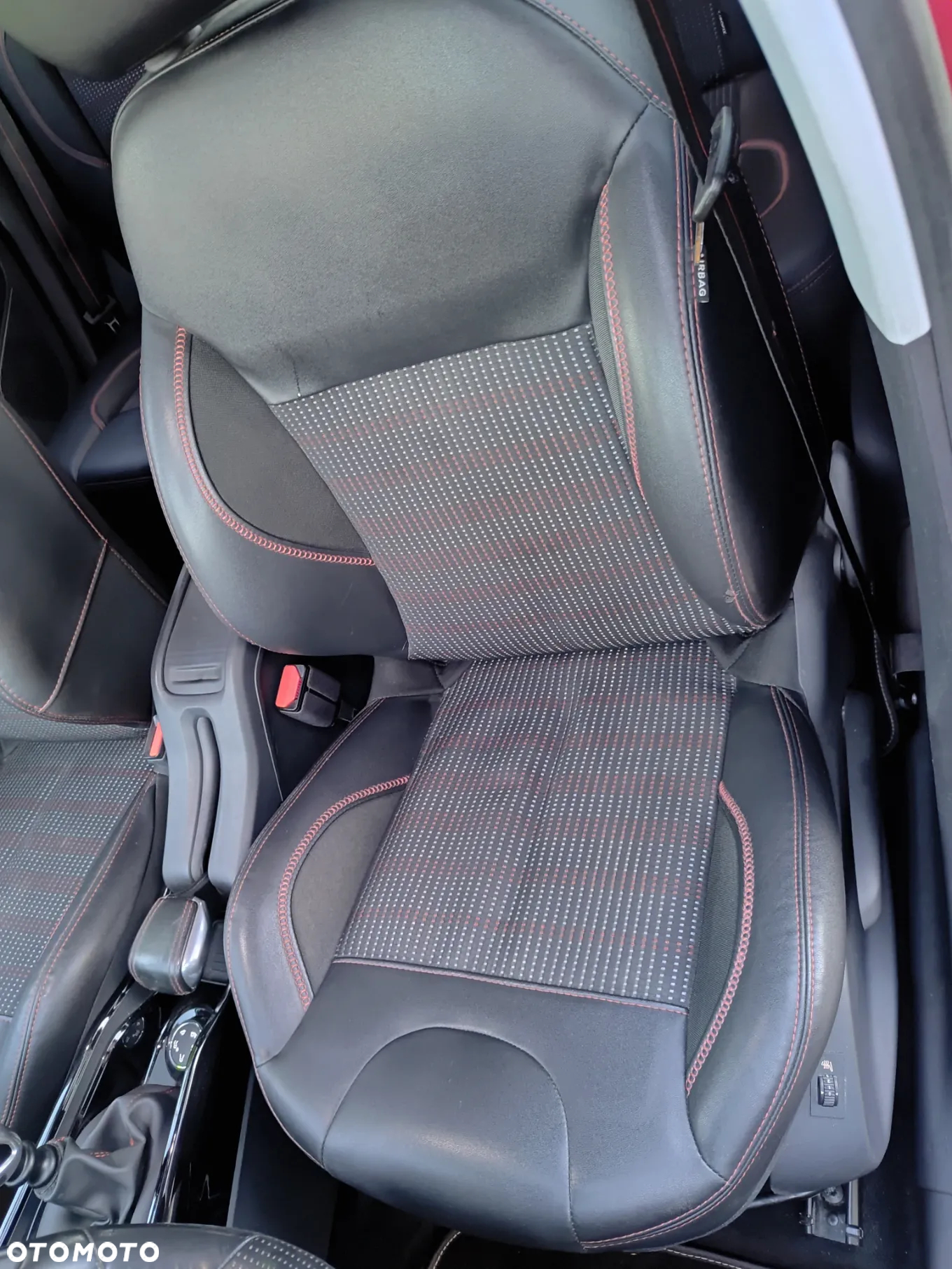 Peugeot 2008 BlueHDi FAP 120 STOP & START GT-Line Edition - 28