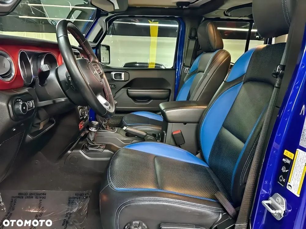 Jeep Wrangler - 10