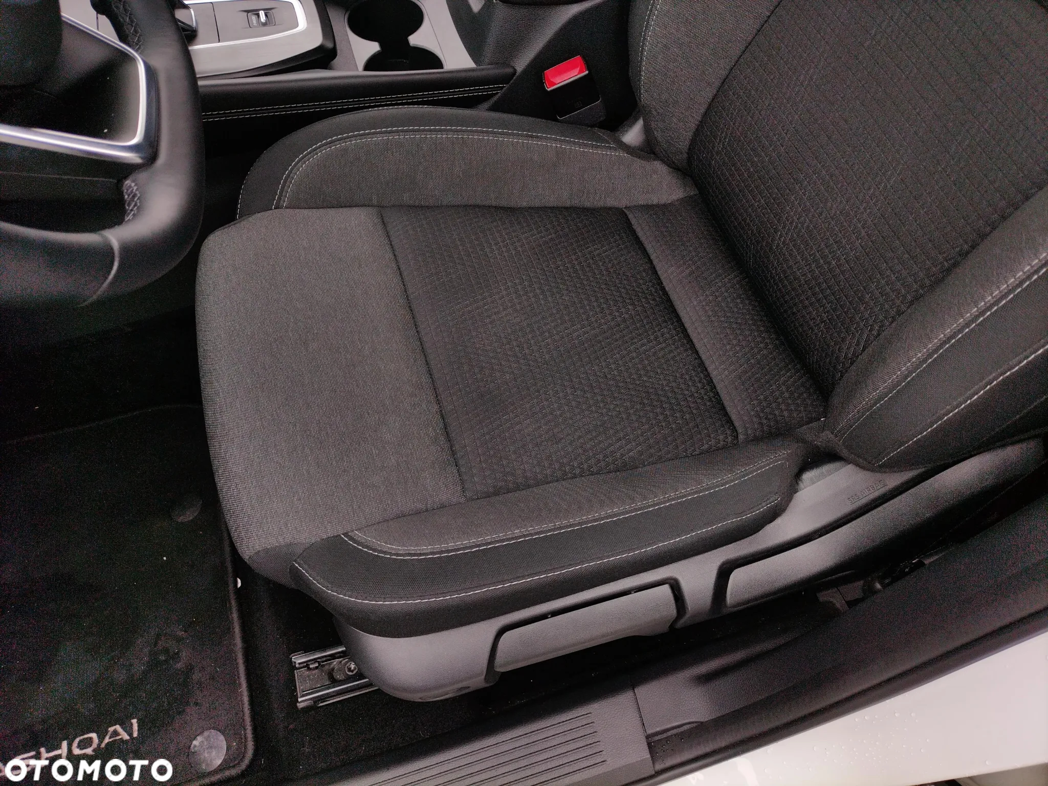 Nissan Qashqai 1.3 DIG-T mHEV N-Connecta Xtronic - 10
