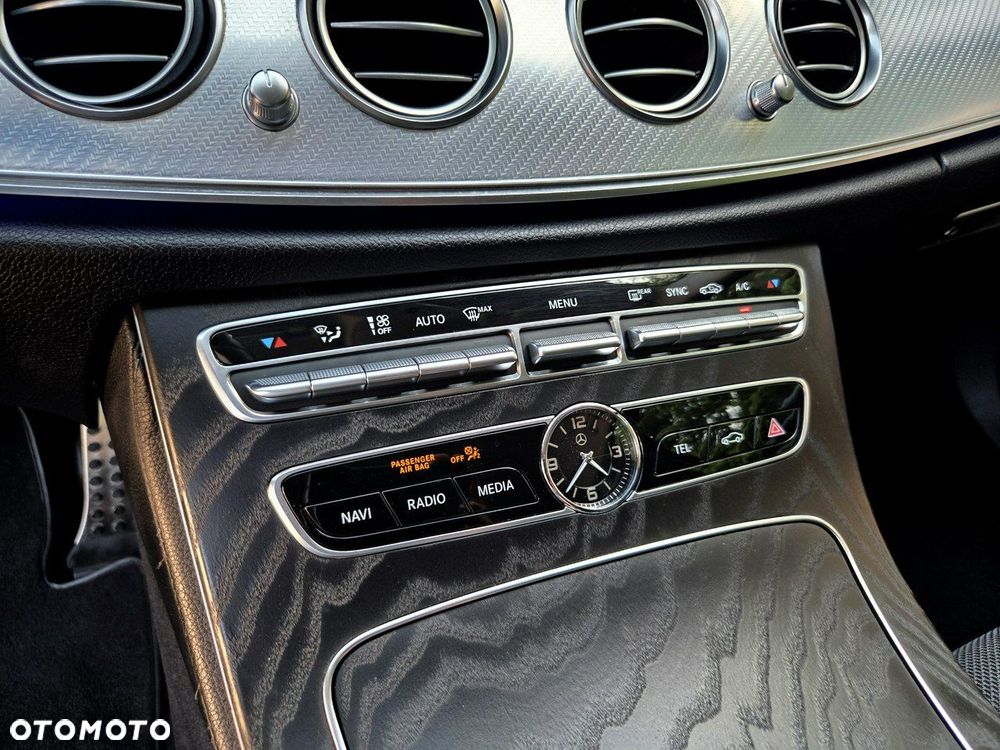 Mercedes-Benz Klasa E - 21