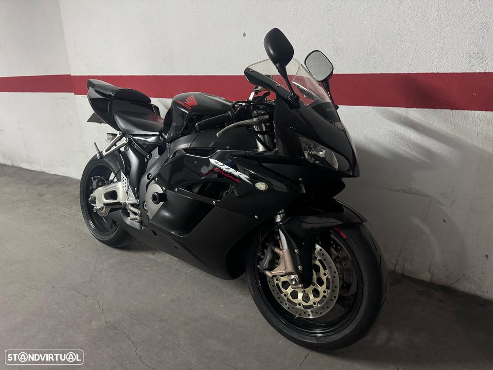 Honda CBR 1000 RR - 11