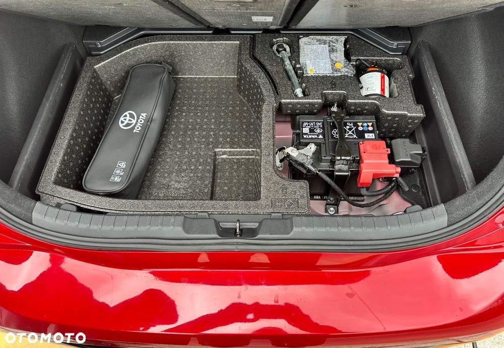 Toyota Corolla 2.0 Hybrid Executive - 32