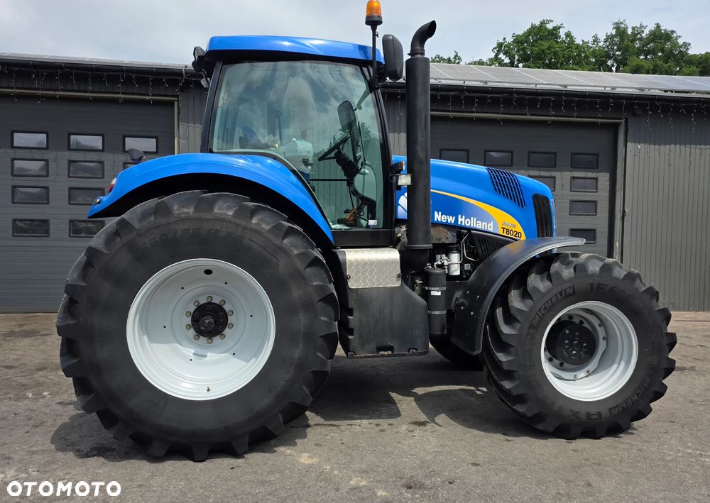 New Holland T8020 - 16